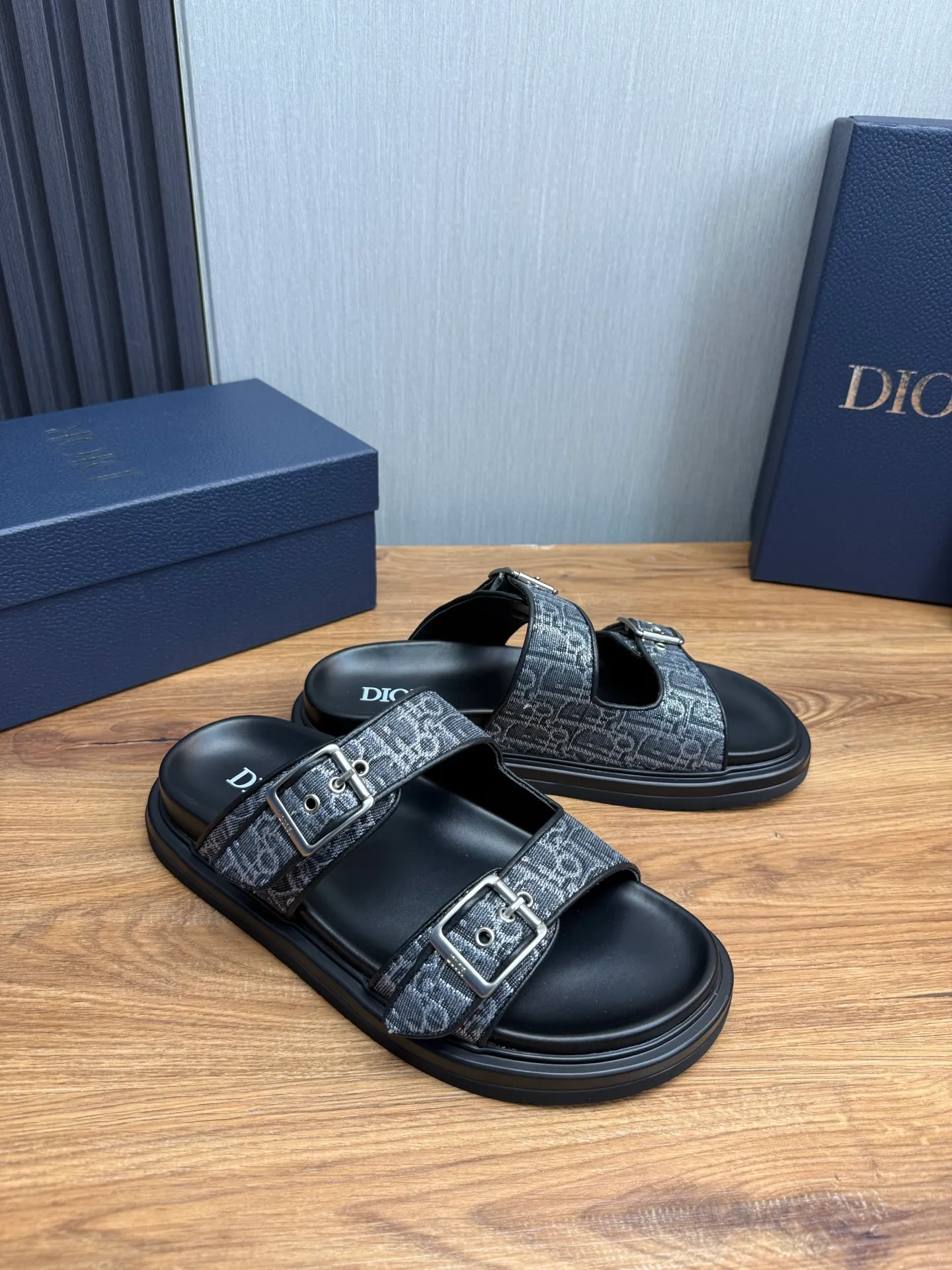 Men's shoes 💰300💰 Dior. Men's slippers 🩴Official website 1:1 production 38-45 yards 45 46 🉑️Customized original material shipped✅
